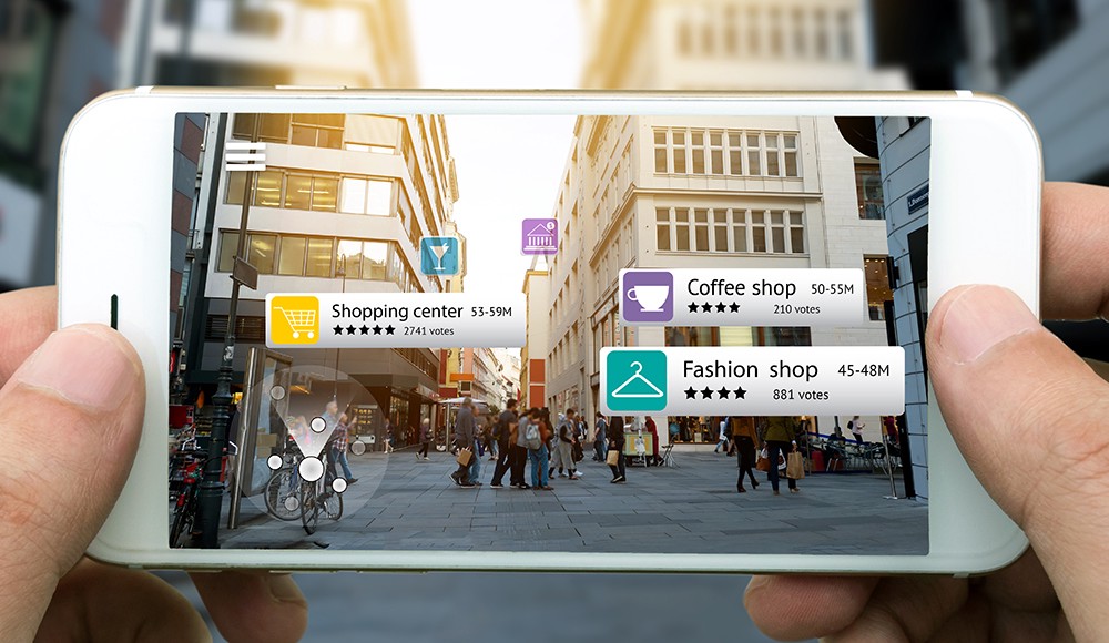 تقنية الواقع المعزز AR واستخداماتها 